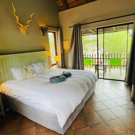 Ujabule Lodge Hoedspruit Eksteriør billede